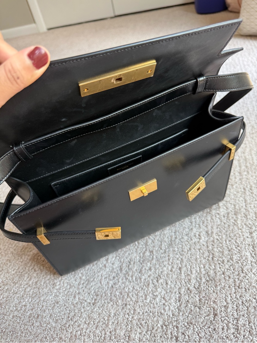 Saint Laurent Manhattan 2021 in black smooth leather with gold hardware - Picture 12 of 16